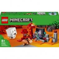 LEGO® Minecraft: Capcana de la Poarta Netherului (21255)