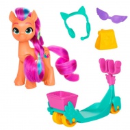 Micul meu ponei: Spune-ți povestea figurina ponei Sunny Starscout cu trotinetă - Hasbro