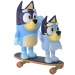 Bluey: Set de figurine cu Bandit și Bluey pe skateboard